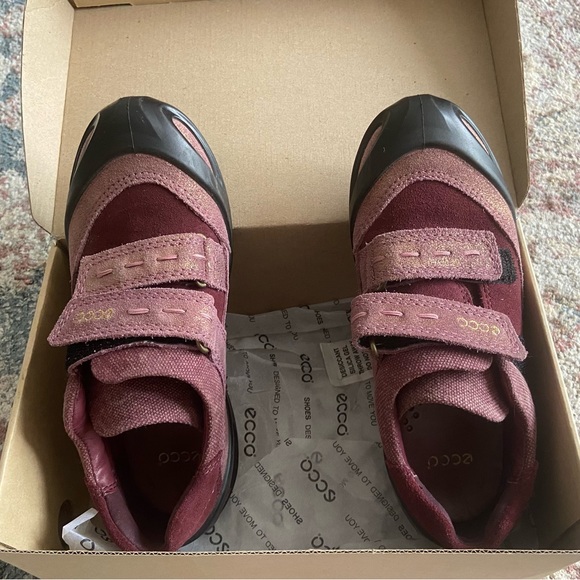 NIB ECCO girls sneaker - Picture 3 of 5